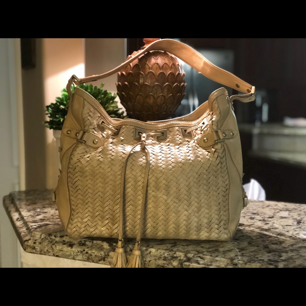 Closet closing! From 115$ Cole Hann shoulder